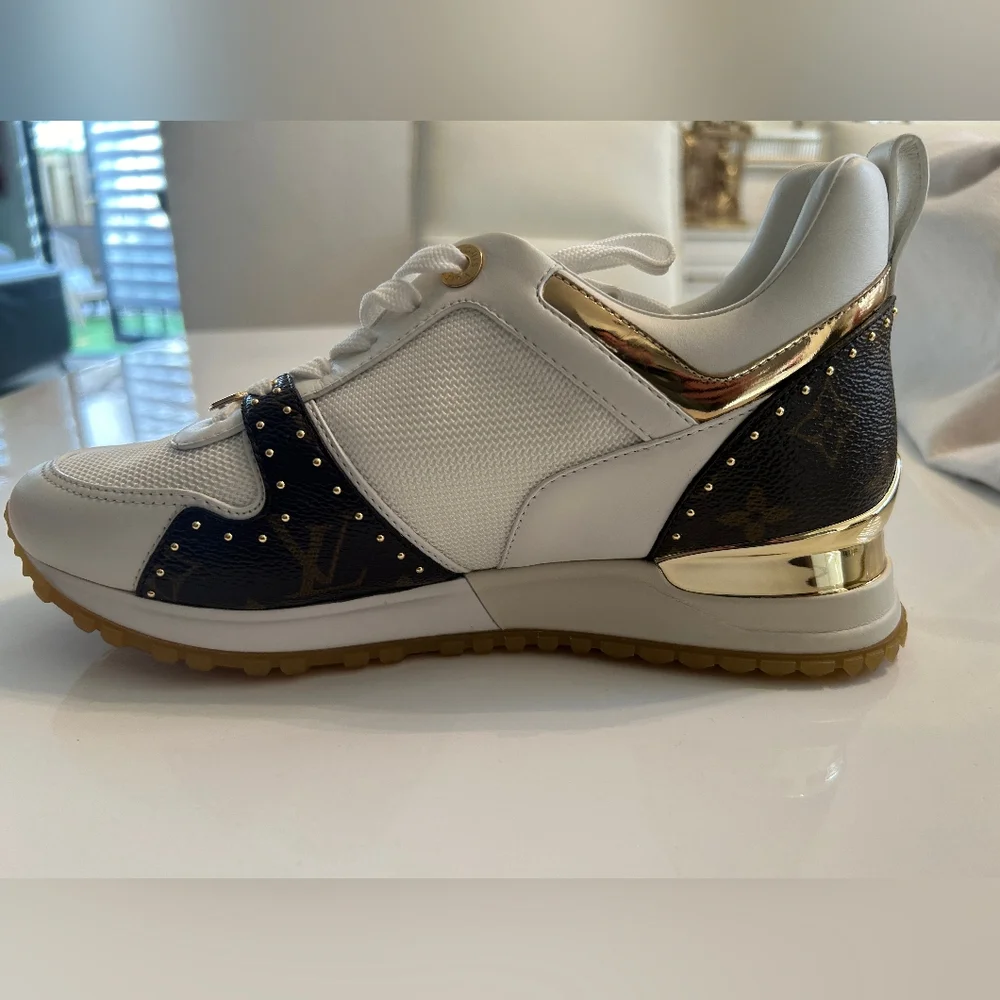 Louis Vuitton women sneakers - Picture 2 of 8